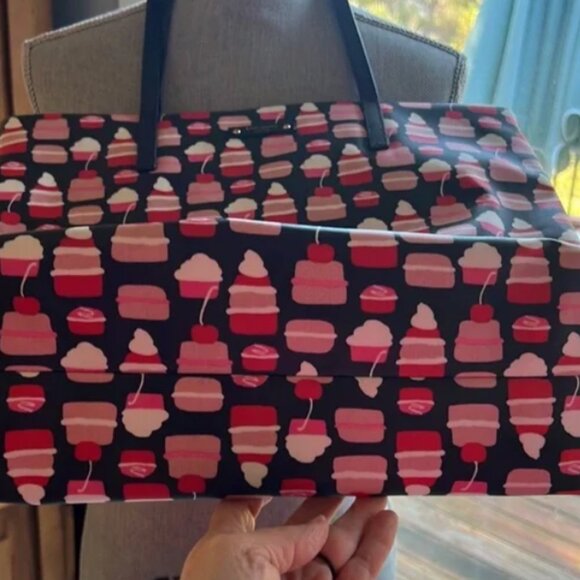 KATE SPADE Take the Cake Bon Shopper Cupcake Tote EUC - Picture 7 of 8